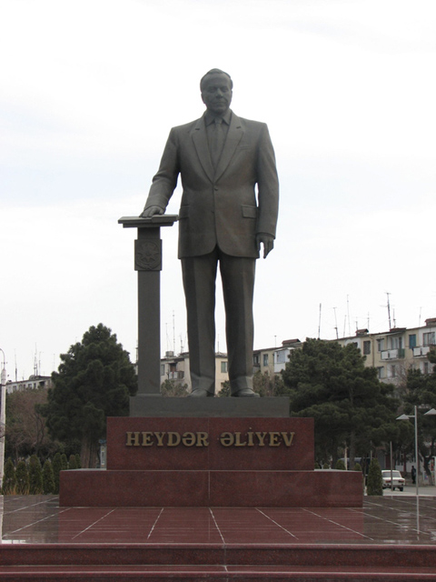 Heydar statue