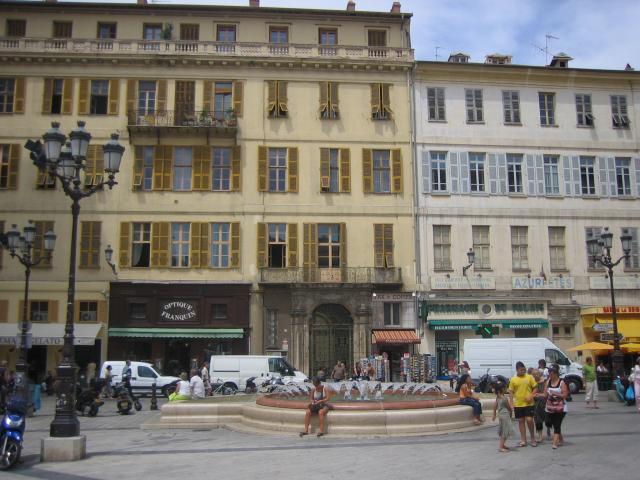 Place du Palais