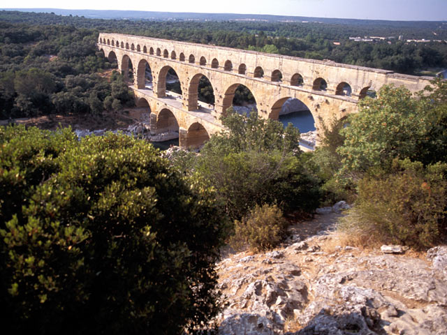 Nîmes