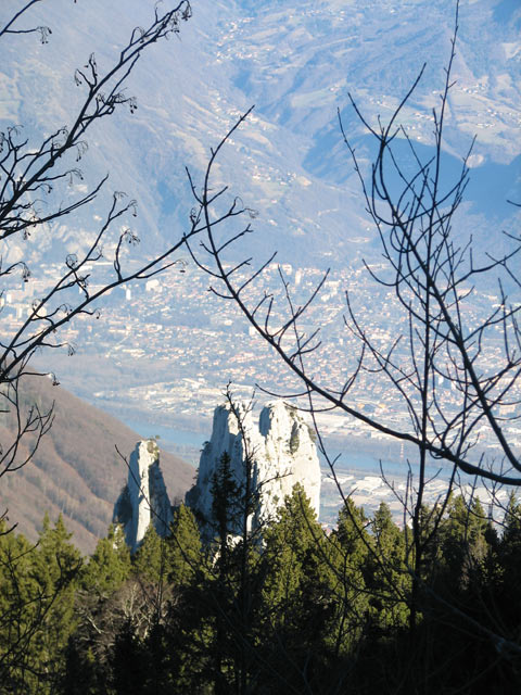 Les Trois Pucelles