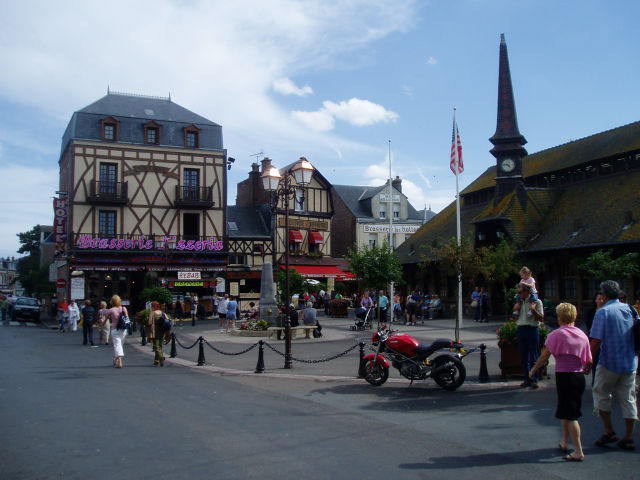 Etretat center