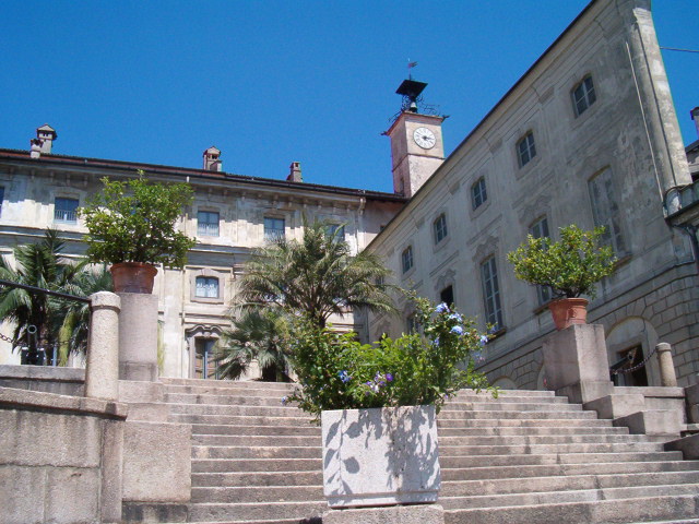 Palazzo Borromeo