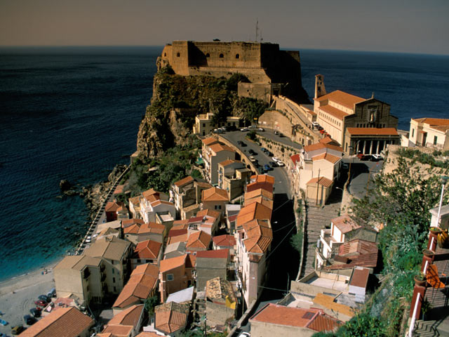 Scilla waterfront