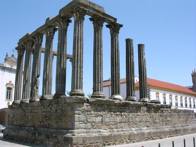 Évora