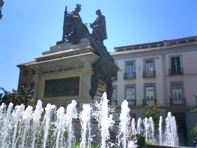 Statue of Columbus and Isabella