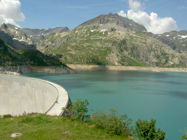 Le Chatelard et son barrage (Valais)