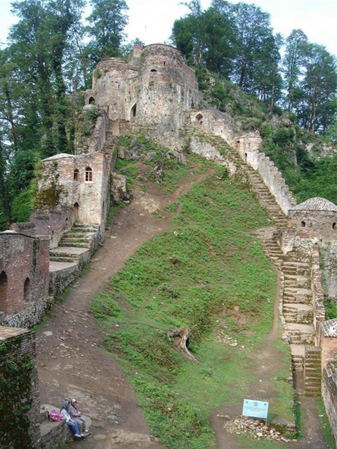 Rood-khan castle