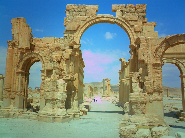 Monumental arch