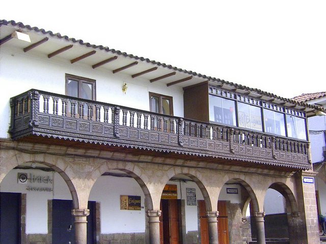 Plaza de Armas, balconies