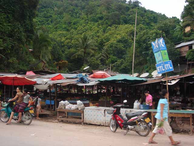 Pak Beng Market