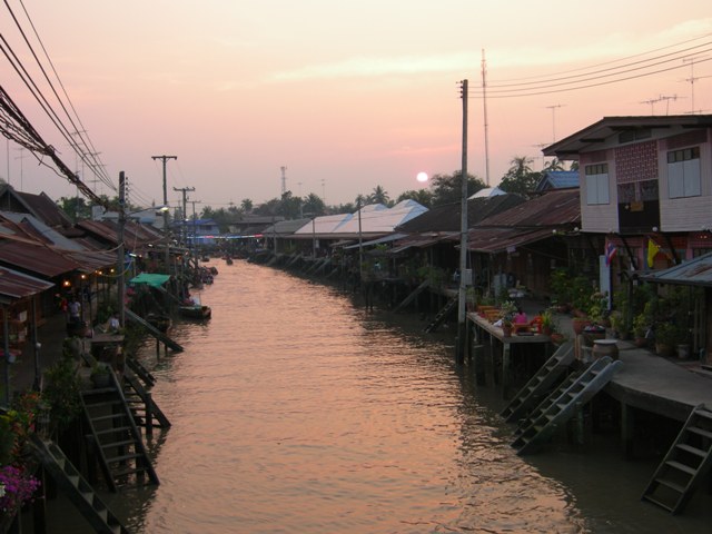 Amphawa Floating Market