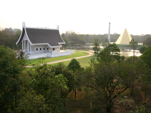 Dhammakaya Chapel