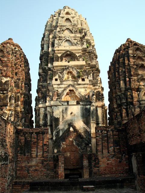 Wat Si Sawai from inside