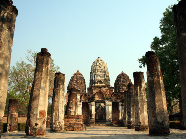 Wat Si Sawai Columns