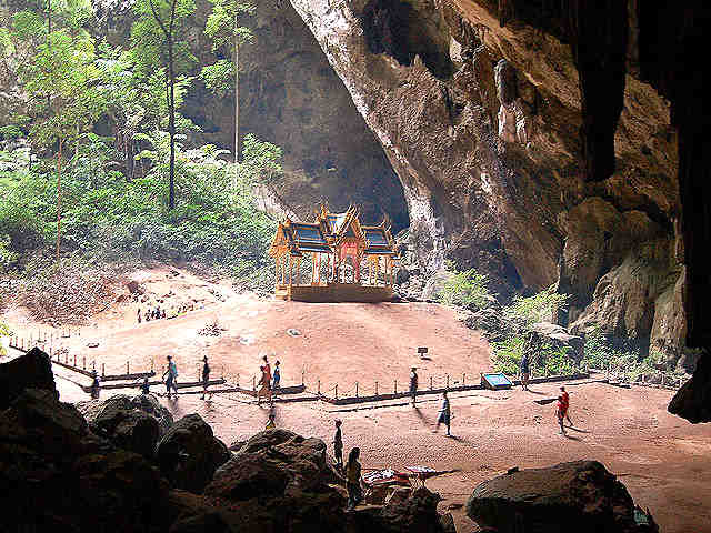 Phraya Nakhon cave