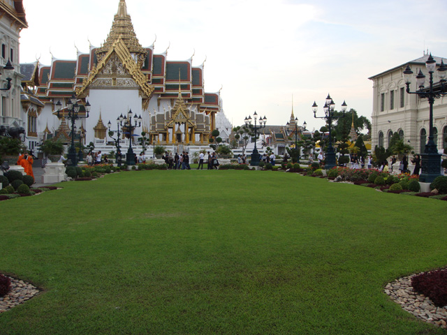 Aphorn Phimok Prasat Pavilion