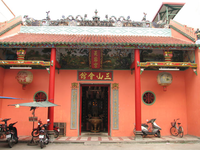 Tam Son Hoi Quan Pagoda