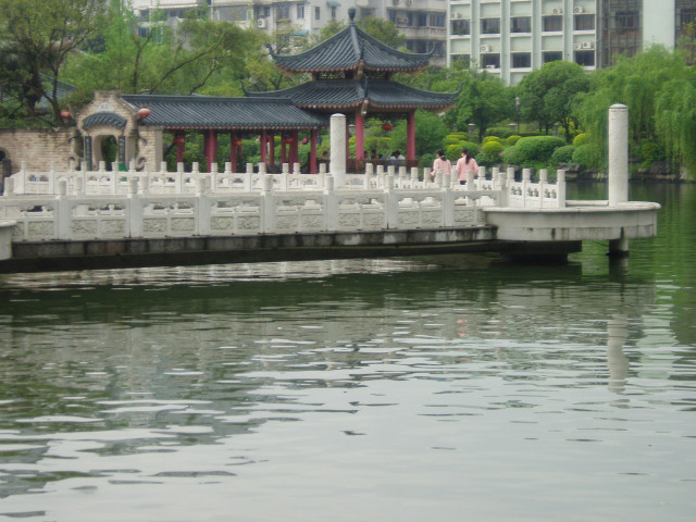 Rong Hu lake