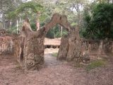Mur sculpté, forêt sacrée d'Osun-Oshogbo