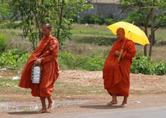 Moines au Laos